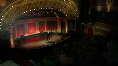 [cheers and applause] - Gary Owen: Black Famous