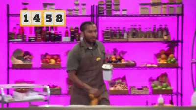 CHEFFY: Chefs, you've got 15 minutes left. - Secret Chef