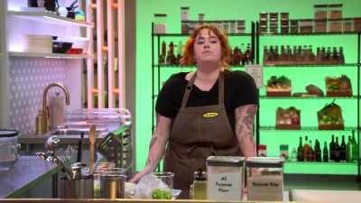 CHEFFY (on speaker):
Chef Kumquat, your advantage - Secret Chef