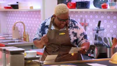 CHEFFY (on speaker): The chef
who did the best was... - Secret Chef