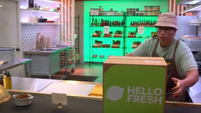 CHEFFY: The chefs receive a special hello. - Secret Chef