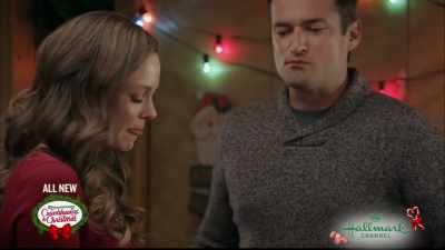 - Chef's gotta taste as he goes.
- All right. - Check Inn to Christmas