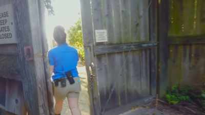 Chelsea: Can you step in with
the other barrel to help katie? - Secrets of the Zoo