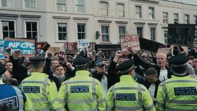 Chelsea! Chelsea! Chelsea! - Super Greed: The Fight for Football