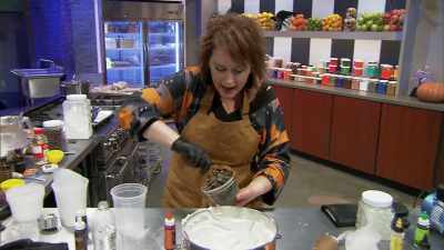 [Cheryl] The butter pecan
cookie is my cat, - Halloween Cookie Challenge