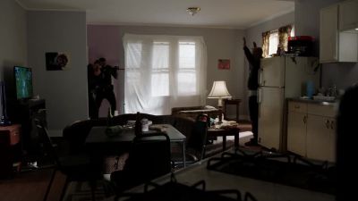 - Chicago PD.
Let me see those hands. - Chicago P.D.