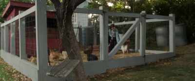 [chickens clucking] - Annabelle Comes Home
