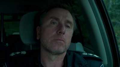 Chief, come in. - Tin Star