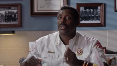 - Chief?
- Hey, Jimmy. - Chicago Fire
