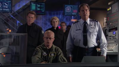 - Chief...
- It's SG-1's IDC, Sir. - Stargate SG-1