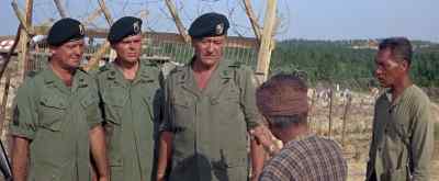 [CHIEF SPEAKS IN VlETNAMESE] - The Green Berets