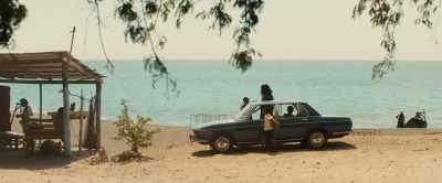 [child 1] Yu stayin' for dinner?
[Bob] Oh, sorry, next time. - Bob Marley: One Love