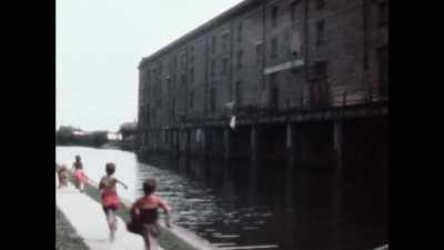 [children shouting] - Camden