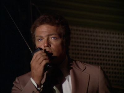 CHIN, ON MY WAY UP
TO THE LIGHT BOOTH. - Hawaii Five-O