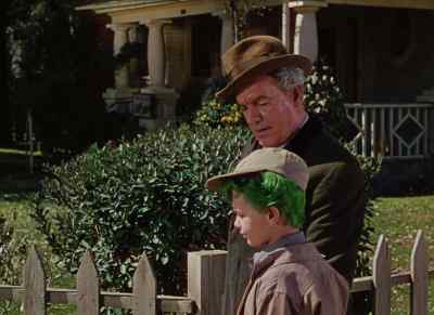 ♪ Chip, chip my little horse,
chip, chip again, sir ♪ - The Boy with Green Hair