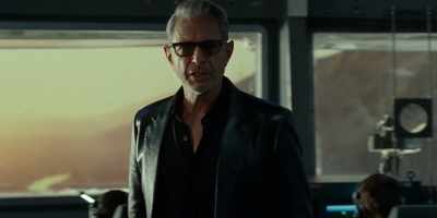 [Chittering, buzzing] - Jurassic World: Dominion