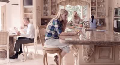 Chloe. - Carrot-beet? - No. - The Bling Ring