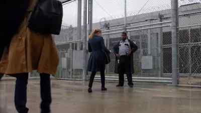 CHLOE:
We're here to see Deputy Kraft. - Zoo