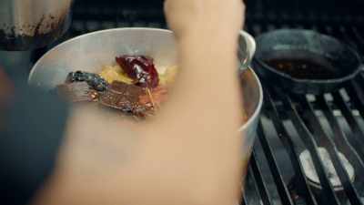- Chocolate,
a 3 1/2-thousand-year-old gem - Eva Longoria: Searching for Mexico