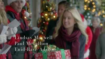 [Choir sings "O Christmas Tree"]
♪ - Time for Me to Come Home for Christmas