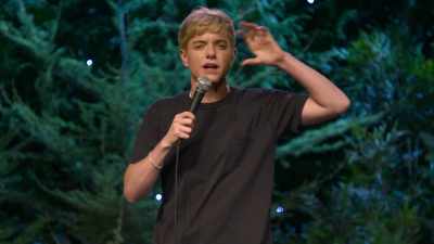 [chomping sounds] - Mae Martin: SAP