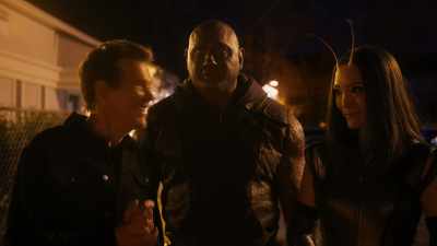 CHORUS: (SINGING)
Shoo bop, shoo bop - The Guardians of the Galaxy Holiday Special