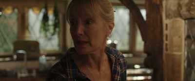 Chris, can you get her?
I'd wring her neck. - Winnie-the-Pooh: Blood and Honey 2