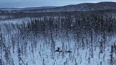 CHRIS: It'’s impossible to
get a snow machine from here - Life Below Zero: Next Generation