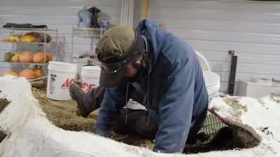Chris:
ONCE WE GET TO THE BONE LAYER,
THAT'S WHEN WE ROCK AND ROLL - Dino Hunters