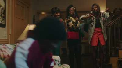 Chris, show Mommy's friends
that little dance you be doing. - Bust Down