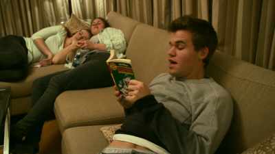 - Christ!
- Magnus had lousy cards. - Magnus