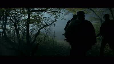 CHRISTMAS: Aren't you curious about what's inside the case? - The Expendables 2