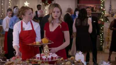 [Christmas jazz playing] - Catering Christmas
