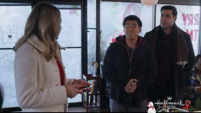 Christmas romance coffee guy - Jingle Around the Clock