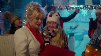 ♪ Christmas ♪ - Ms. Christmas Comes to Town