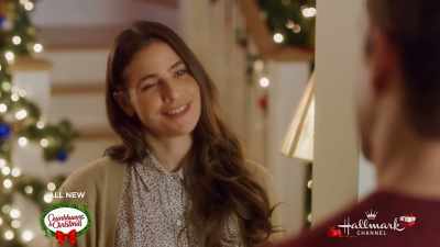 ♪ Christmas... ♪ - The Christmas House