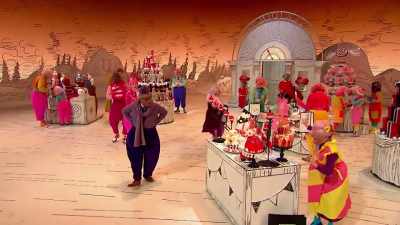 Christmas shopping can - Dr. Seuss' The Grinch Musical