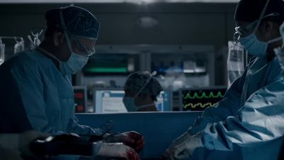 CHU: We're getting cold here.
She's hypothermic. - The Resident