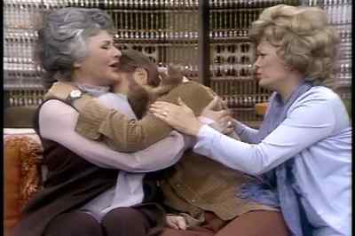 Chuck. Chuck. It's all right. - Maude