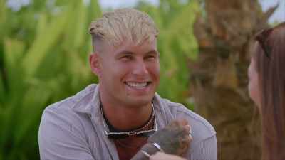 - CHUCKLES: And then you put me
up for elimination. - FBOY Island NZ