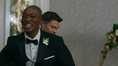 [chuckles as crowd applauds] - The Groomsmen: Last Dance