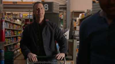 (chuckles) Eddie,
I know how hard this is. - 9-1-1