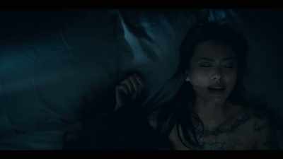 [chuckles, exhales] - The Haunting of Hill House
