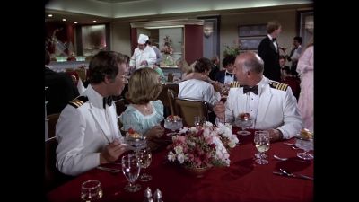 [ Chuckles ] Gopher seems
to be enjoying himself. - The Love Boat