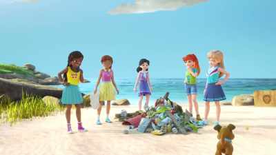 [CHUCKLES]
I don't think that trashcan
was hurting anything. - LEGO Friends: Girls on a Mission
