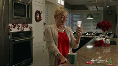 [CHUCKLES] I know why
he's making me do this. - Christmas in Love