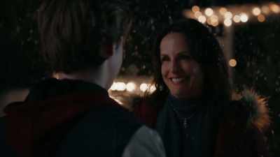 (chuckles) I love you, Ben. - Holiday Road