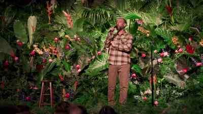 [chuckles] If he dies,
his gravestone will say, - Ari Shaffir: America's Sweetheart