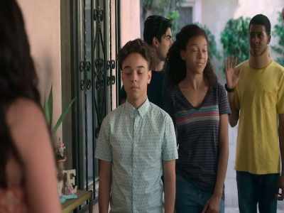 - CHUCKLES]
- Jamal, why don't you tell Olivia - On My Block