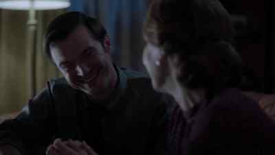 (chuckles)
Mom. - The Americans
